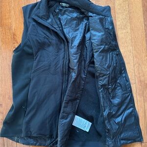 Arc'teryx Black Atom Women's Vest New Medium